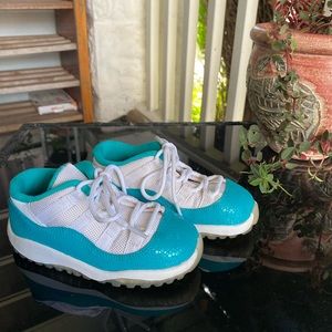 Jordan 11 Retro Aqua Safari